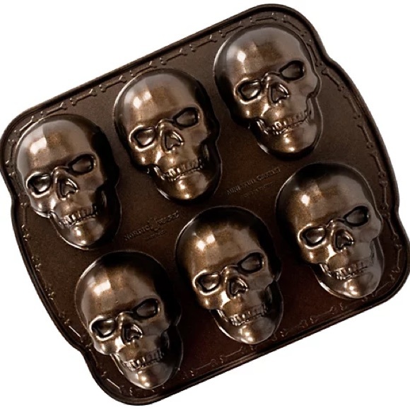 NEW Nordic Ware Skull Cakelet Halloween Bakeware, Haunted Pan, Bronze - Picture 10 of 12